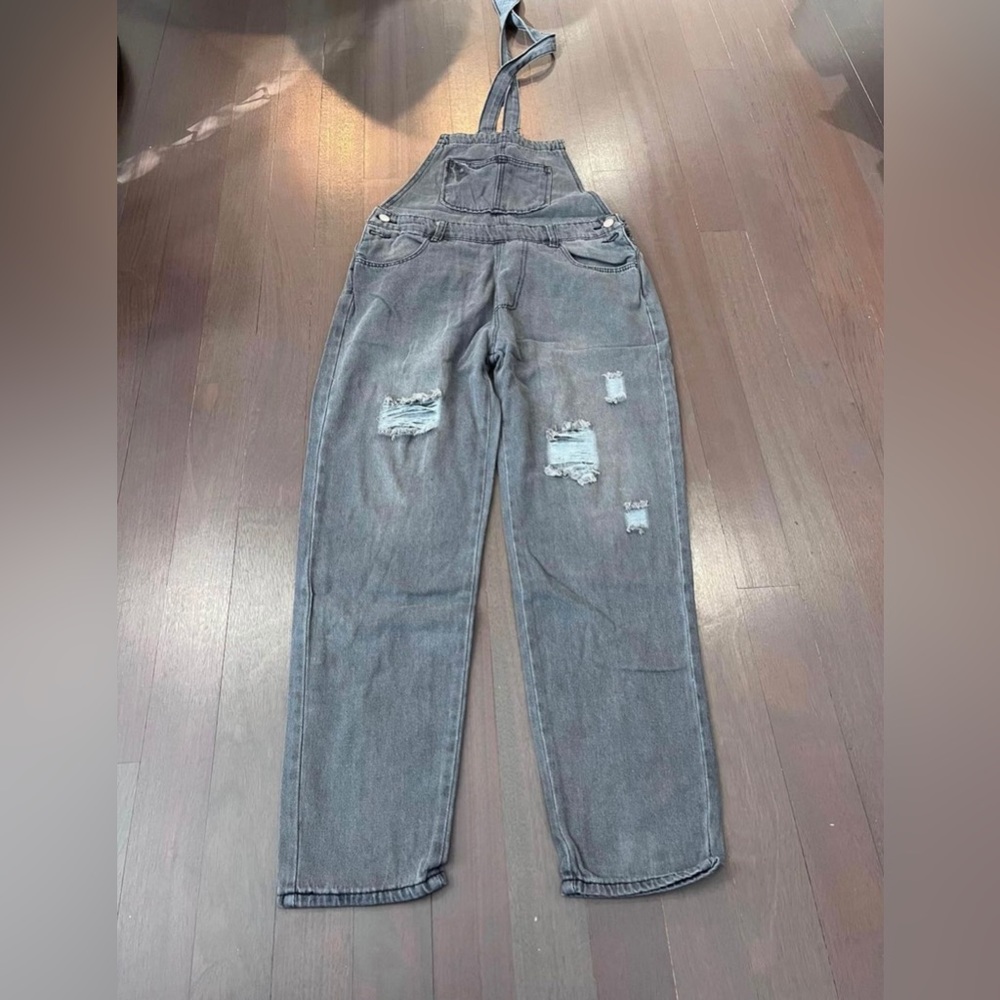 Women's Adjustable Strap Ripped Denim Overalls. Size S,M,L,XL,